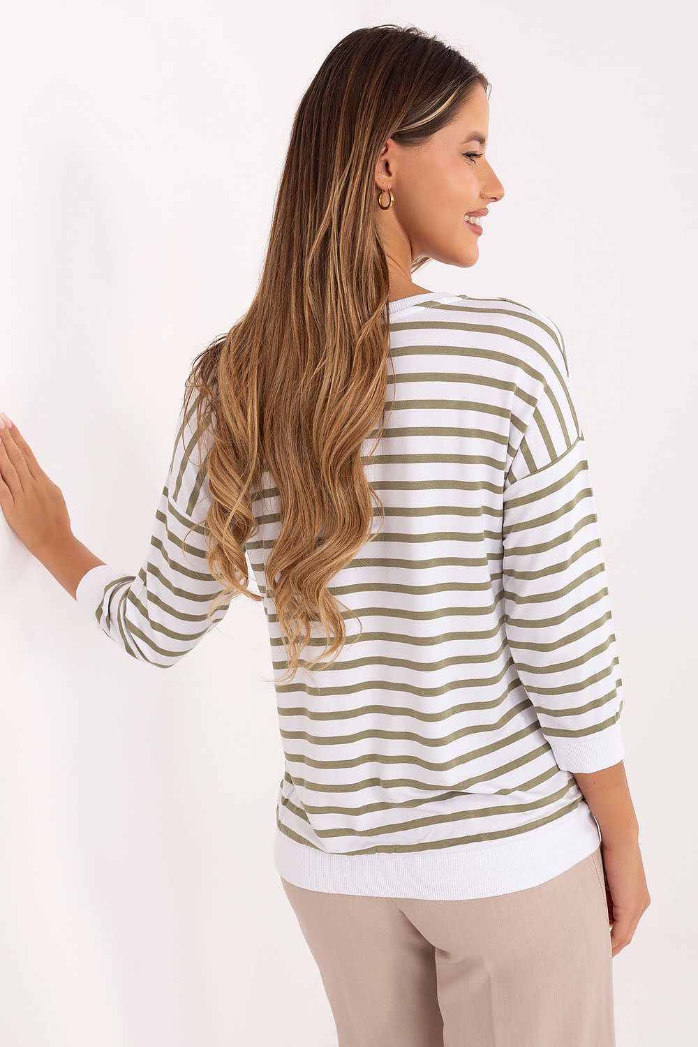 Blouse model 217306 Relevance