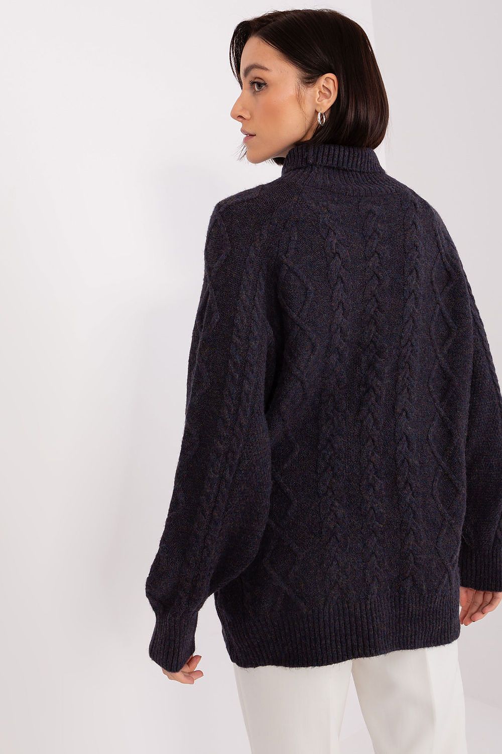  Turtleneck model 189219 AT 