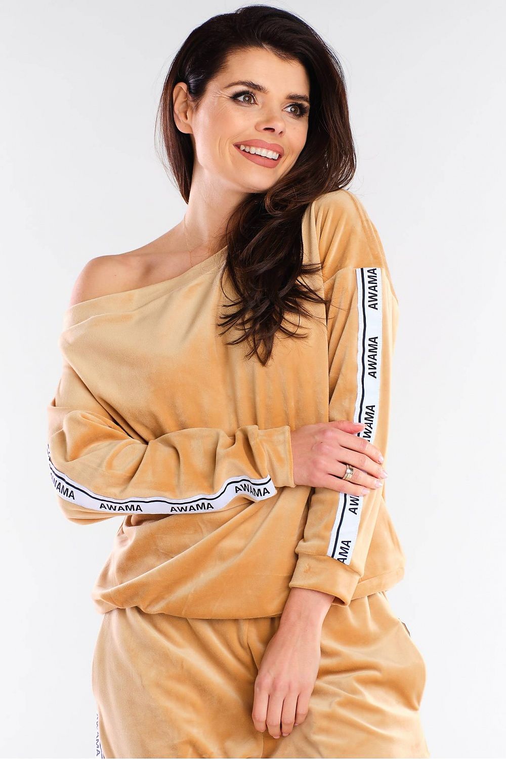  Sweatshirt model 154808 awama 