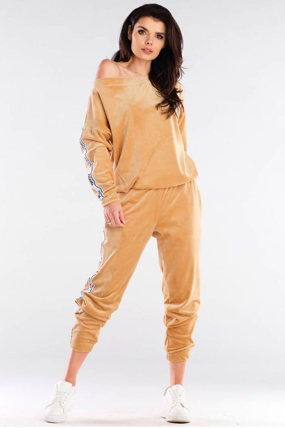  Sweatshirt model 154808 awama 