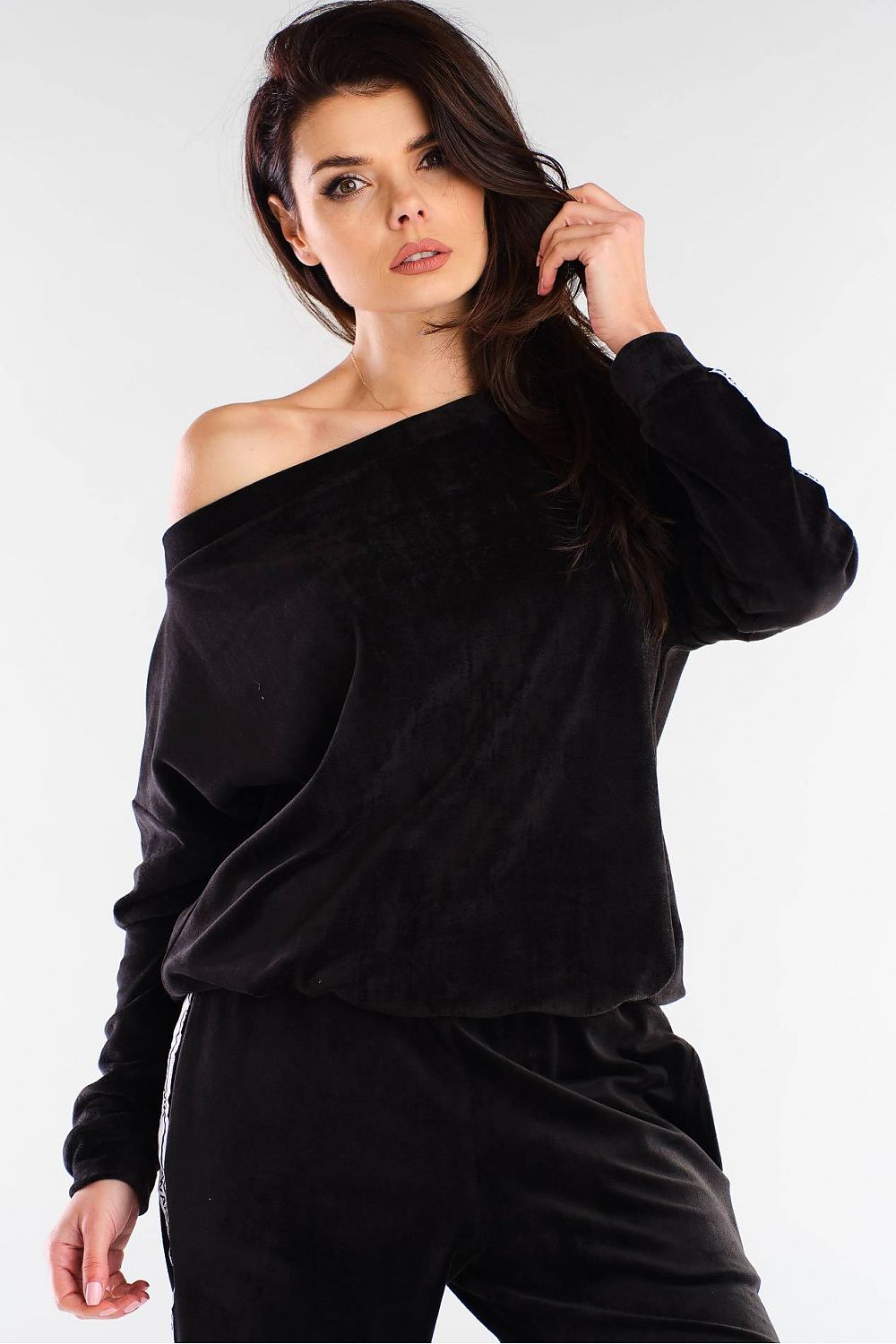  Sweatshirt model 154809 awama 